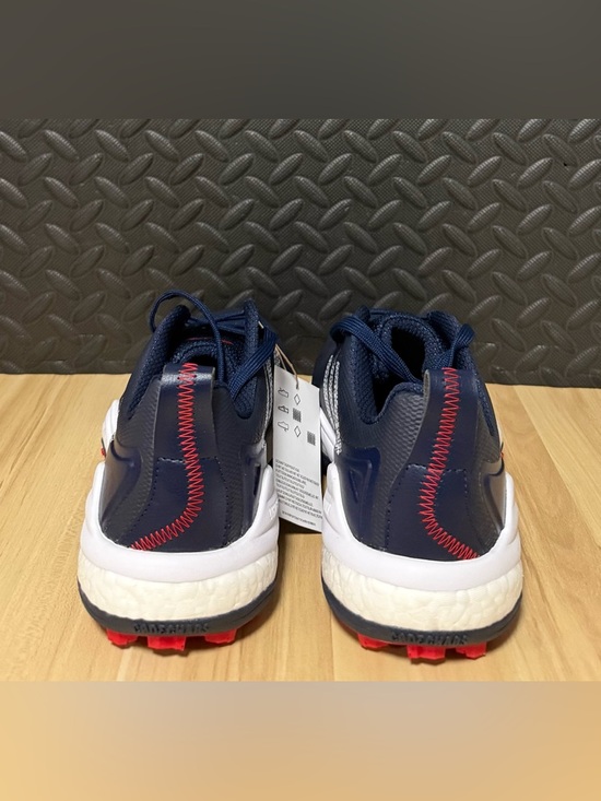 Athletic_Shoes